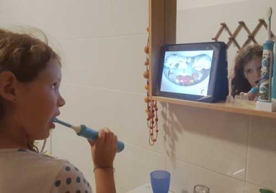 Bambini che si lavano i denti
